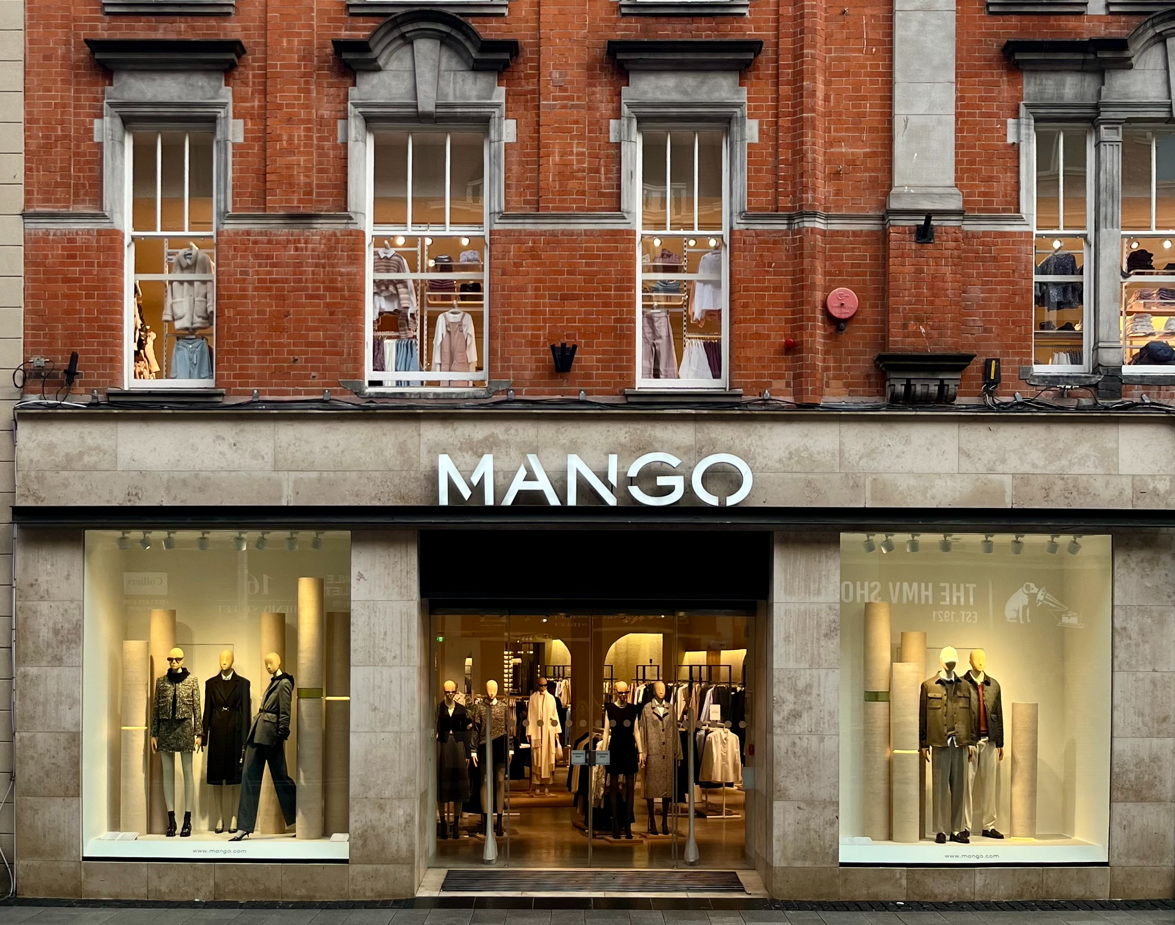 Mango refuerza su presencia en Irlanda con la renovación de su flagship en Dublín